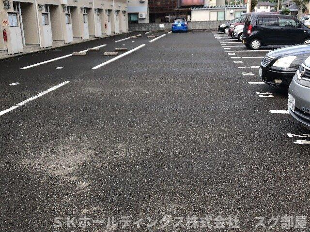 レオパレスｆｏｒｅｓｔの駐車場