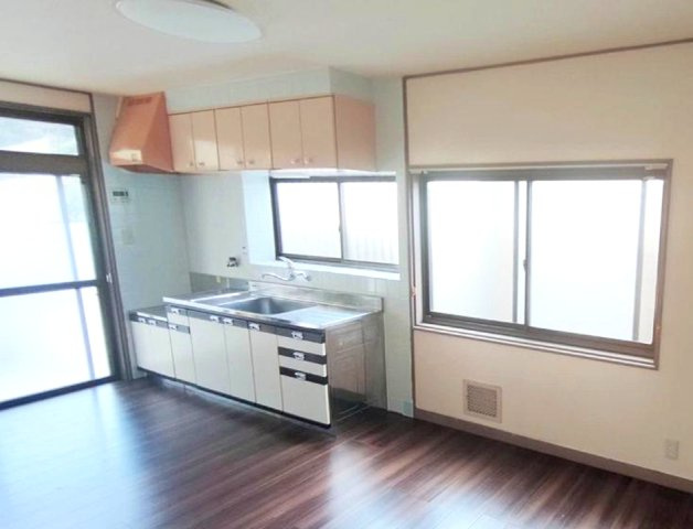 長田区堀切町