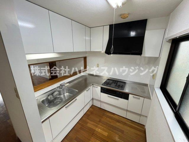 センターパーク新柏Ｂ棟～センターパークシンカシワビートウ～のキッチン|Ｌ型システムキッチン。カウンター付。