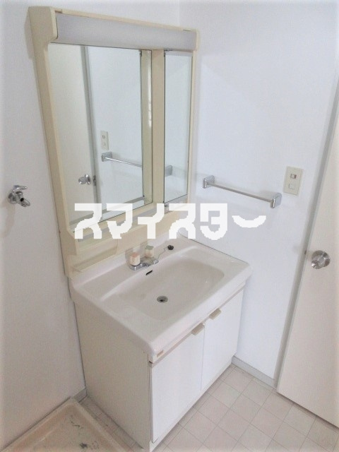 青梅市東青梅３丁目の賃貸マンションの洗面所