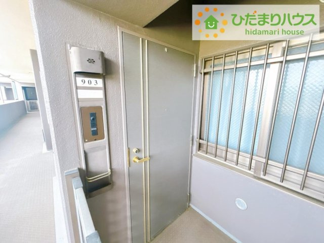 セレーノ城東グランマークス　中古マンションの玄関