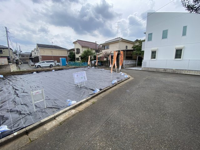 清瀬市中里1丁目　建築条件のなし土地の前面道路含む現地写真