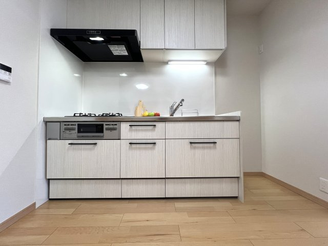 小・中学校は10分以内！しかもフラット！ファミリー向けな間取りですが、贅沢一人暮らしも余裕でアリ！な、【エクセレントハイツ川崎第2/リフォーム】の洋室|きれいな洋室です