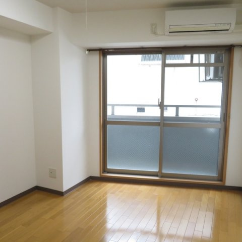 アネスト神戸西元町の居間・リビング