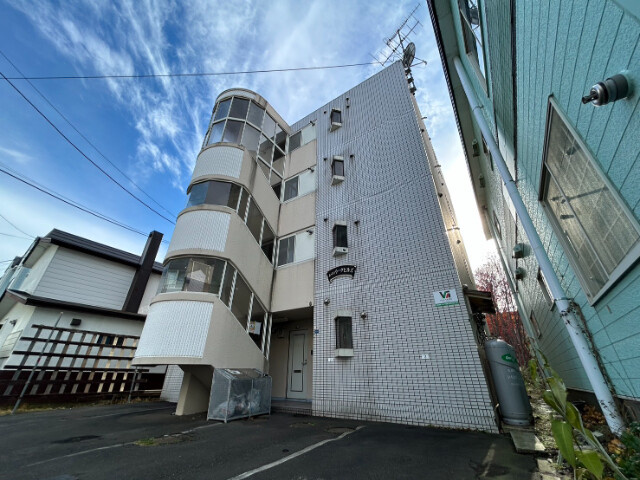 ハイツラークヒルズ