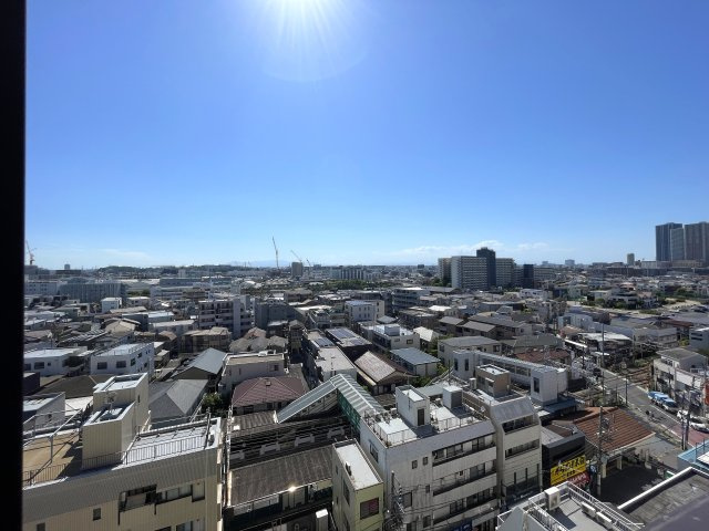 眺望最高！！風抜け最高！！陽当たりも最高！！収納モリモリのワイドな間取り！！！設置された家具もそのままプレゼント！な、『ライオンズマンション平間駅前』リノベーションの展望