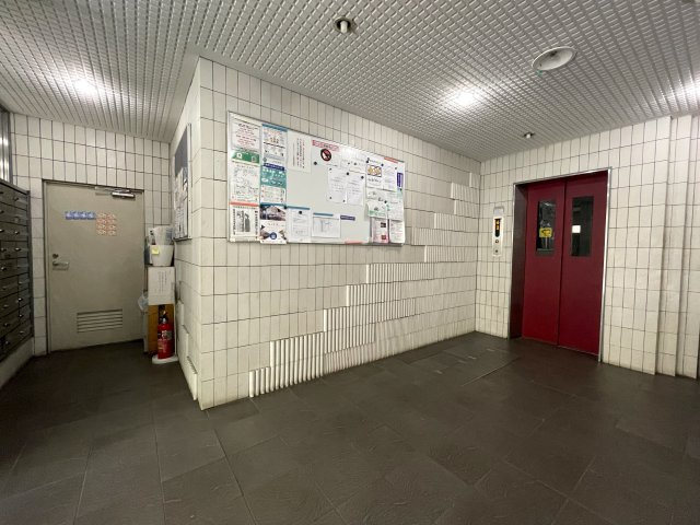 眺望最高！！風抜け最高！！陽当たりも最高！！収納モリモリのワイドな間取り！！！設置された家具もそのままプレゼント！な、『ライオンズマンション平間駅前』リノベーションのその他共用部分