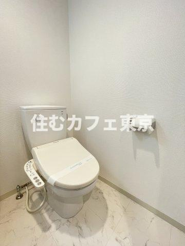 KDXレジデンス立川のトイレ|温水洗浄機能付きのトイレです※別部屋写真