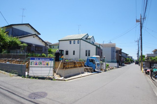 【前面道路含む現地写真】
