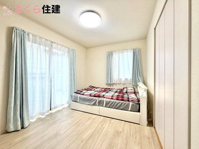 宇都宮市宝木町２丁目　中古戸建の洋室|広々とした洋室です♪お子様の成長に伴って増えていく荷物にも対応できます！