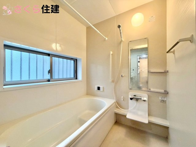宇都宮市宝木町２丁目　中古戸建の浴室|梅雨の時期は大活躍の浴室乾燥機！家族の数だけ増える洗濯物もしっかり乾かせます。