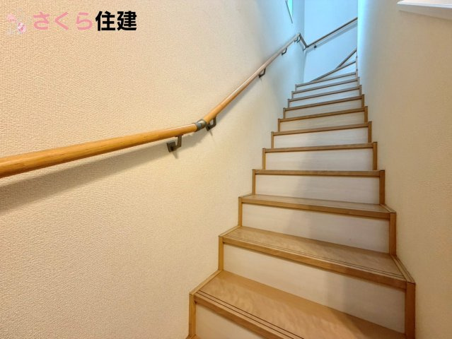 宇都宮市宝木町２丁目　中古戸建のその他共用部分|あると便利！手すり！！階段を昇り降りの際転落防止にもなります。
