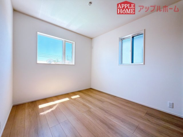 [新築住宅] 熊谷市石原 全6区画の洋室|２階居室は全室収納あり！たっぷりある収納活用でお部屋もキレイを保てます♪