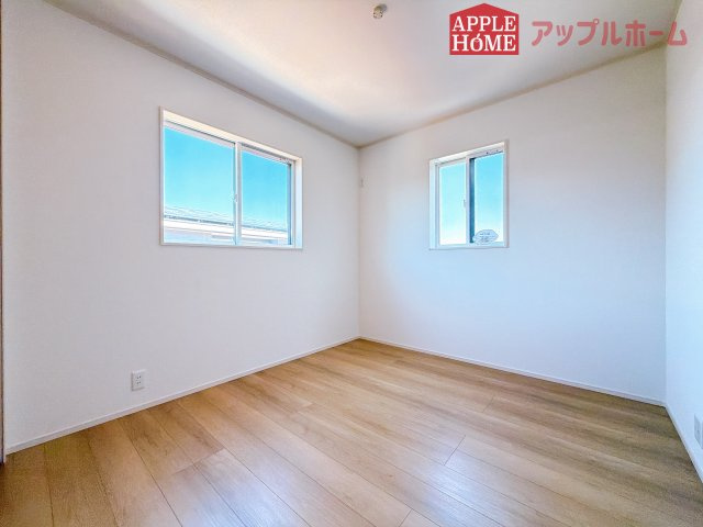 [新築住宅] 熊谷市石原 全6区画の洋室|２階居室は全室収納あり！たっぷりある収納活用でお部屋もキレイを保てます♪