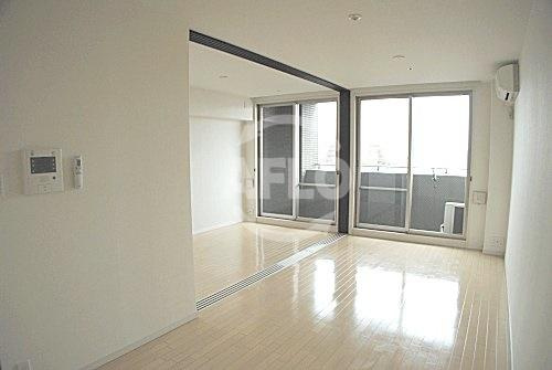 カスタリア堺筋本町の居間・リビング|カスタリア堺筋本町　開放的な室内