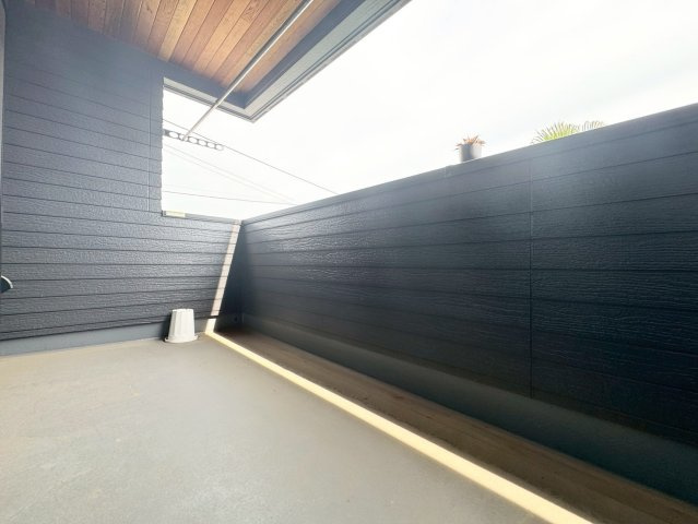 ライフレーベル監修♪洋風な間取りでオシャレな新生活♪ソーラー蓄電池付オール電化！栃木市惣社町のバルコニー|外からの目が気にならないバルコニーで洗濯物が干せます