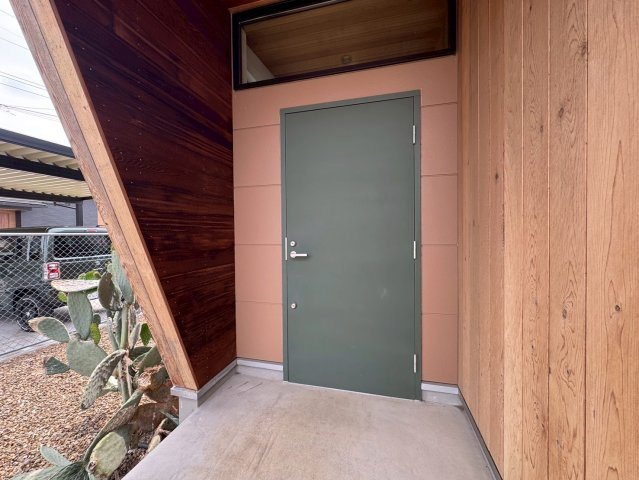 ライフレーベル監修♪洋風な間取りでオシャレな新生活♪ソーラー蓄電池付オール電化！栃木市惣社町の玄関|シンプルで使いやすい玄関です