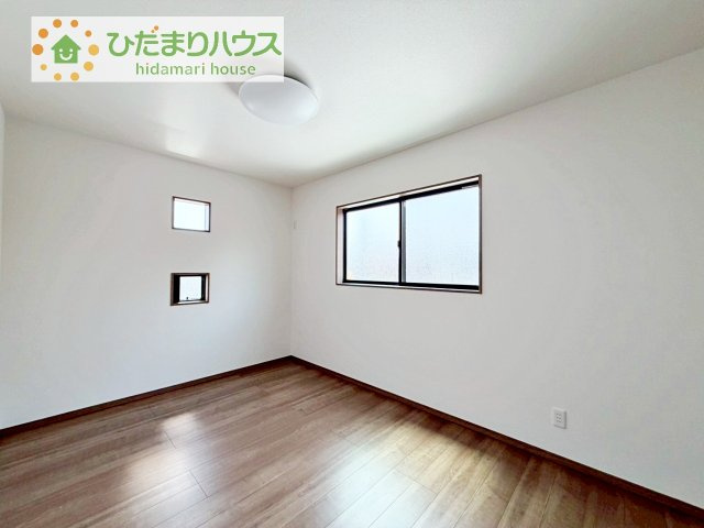 【洋室】 | 筑西市幸町第1期　新築戸建　2号棟 | 机にベットを置けば子供部屋の完成です！