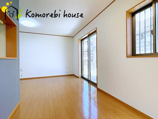 鴻巣市松原三丁目　中古一戸建ての居間・リビング|使いやすいリビングです