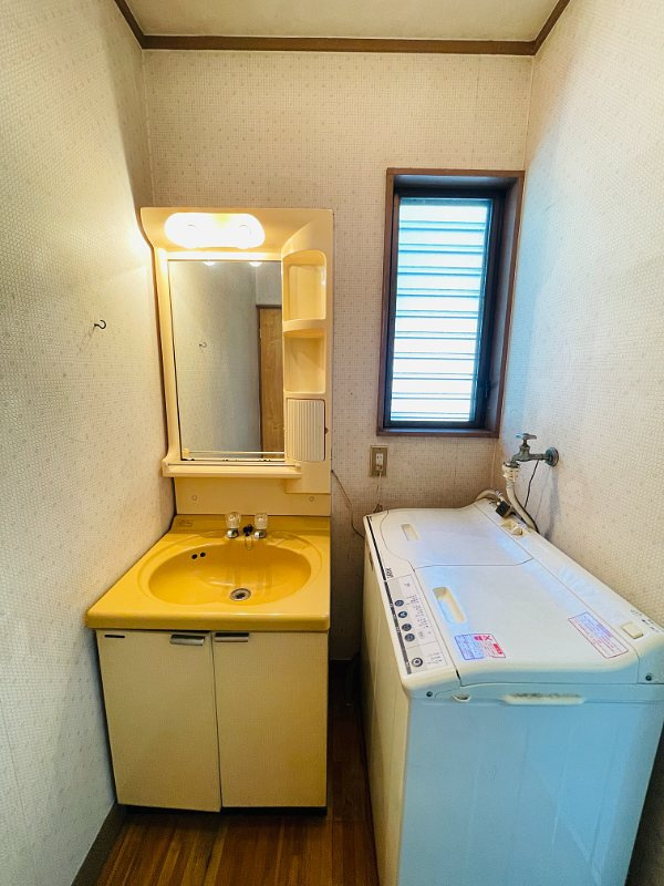 あきる野市草花　中古戸建の洗面所