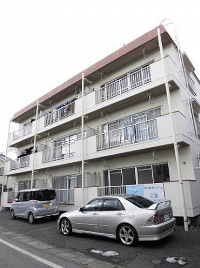 青梅市西分町２丁目の賃貸マンションの駐車場