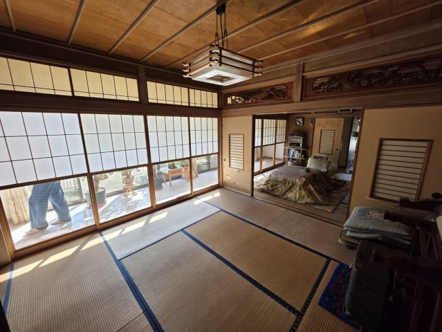 南本町一丁目中古物件の居間・リビング