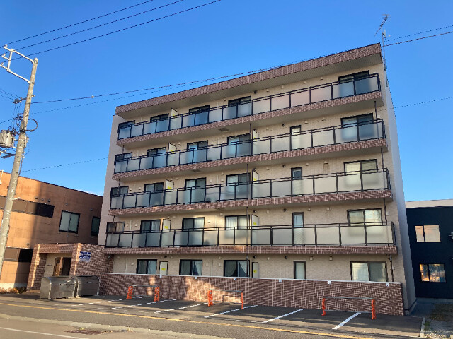 滝川市栄町２丁目の賃貸マンション