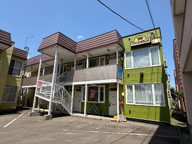 グラナダ７６