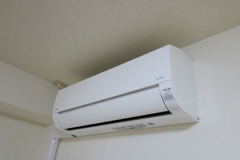 リファレンス高宮の設備|照明とエアコン１台付。白を基調です。
やわらかな採光が快適な暮らしを彩ります♪