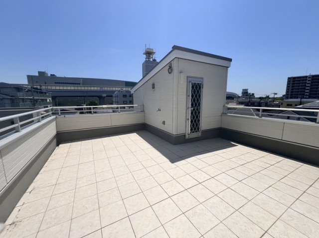 中古戸建　尼崎市南竹谷町2丁目のバルコニー|屋上テラス　陽当り良好で家族でのイベントが増えます♪