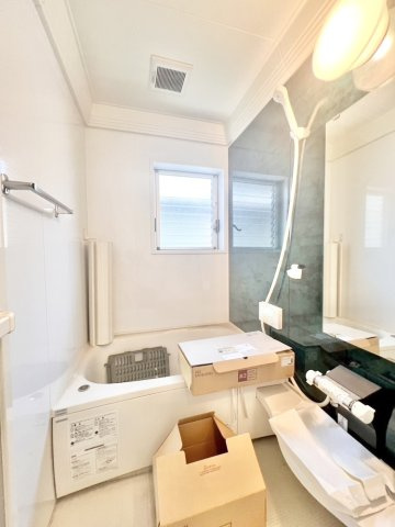 中古戸建　尼崎市南竹谷町2丁目の浴室|2Ｆ浴室　嬉しい追い焚き機能付き。