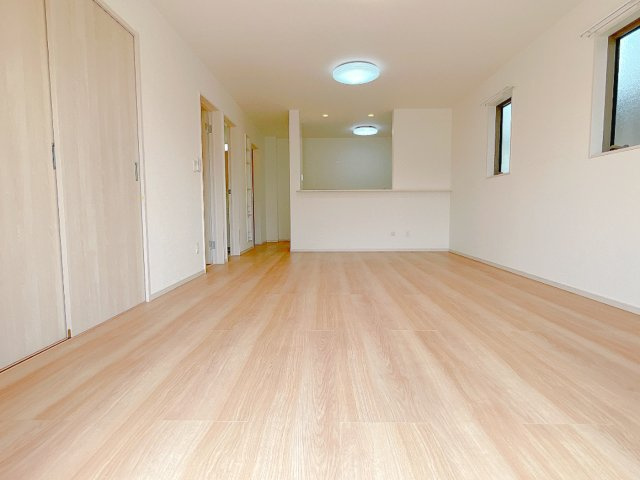 下新田町一戸建ての居間・リビング