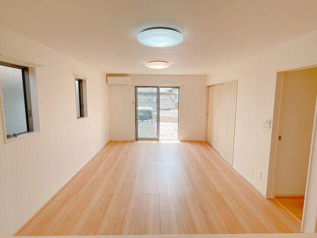 下新田町一戸建ての居間・リビング