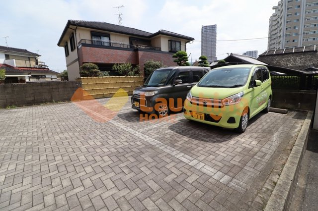 プレミール京町の駐車場|駐車スペースもあります