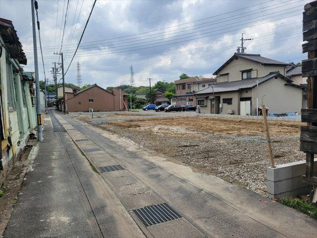 名古屋市緑区大高町字東古根の新築一戸建の前面道路含む現地写真