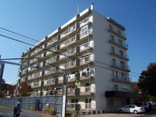 シュロス宮下