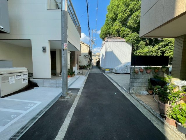 SOLASIA residence九条の駐車場