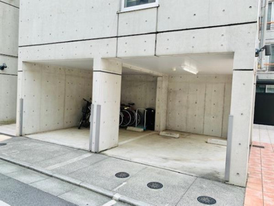 【駐車場】 | ブランシェ要町 | 車をお持ちの方に嬉しい駐車場付きの物件です
