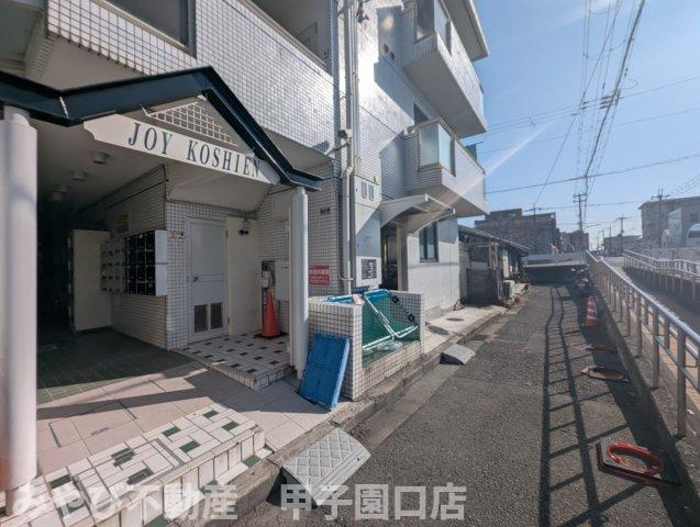 ジョイ甲子園のエントランス