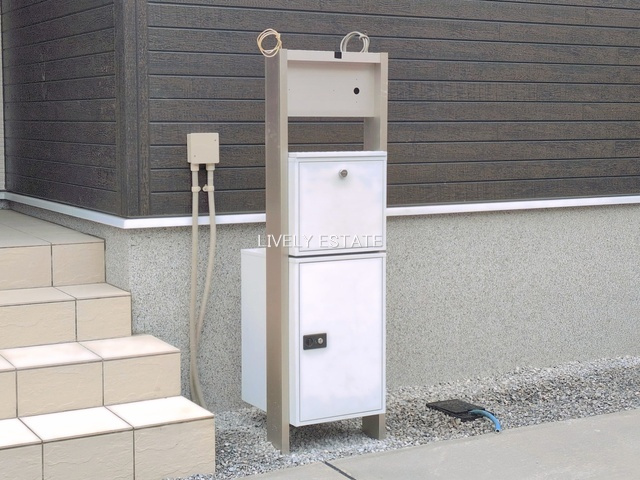 越谷市千間台東2丁目 新築分譲住宅の設備|インターホン機能・宅配BOX付き門柱