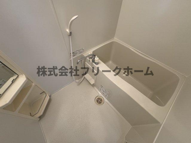 小金井市東町２丁目のアパートの浴室