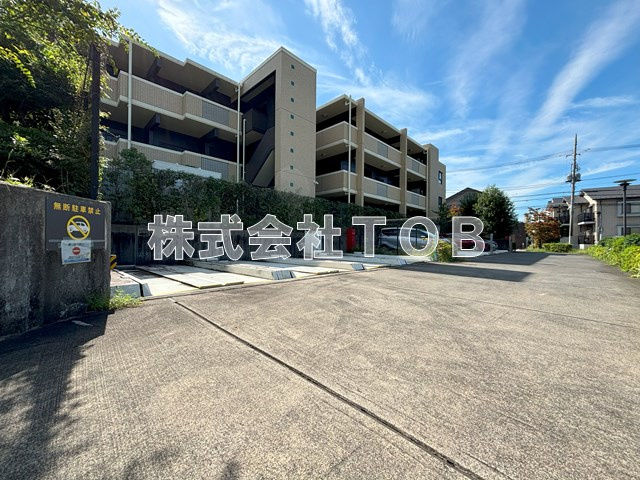 【駐車場】 | エストライフつつじヶ丘七番館