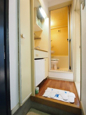 レオパレス千川 の玄関