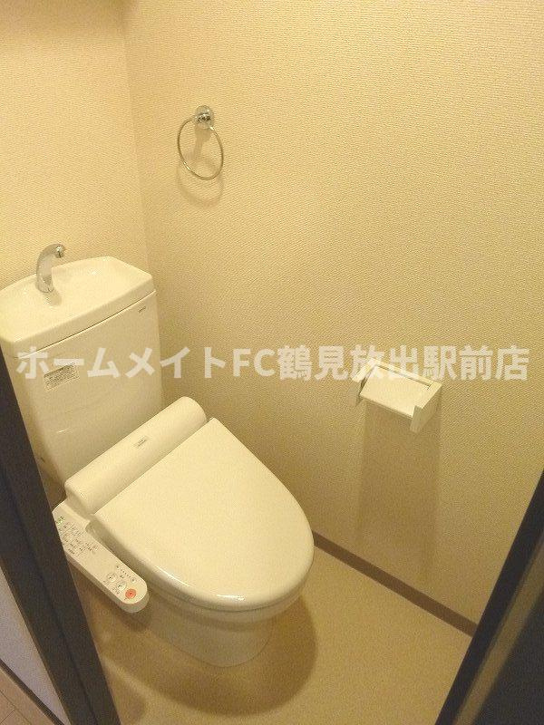 大阪市城東区諏訪４丁目のアパートのトイレ
