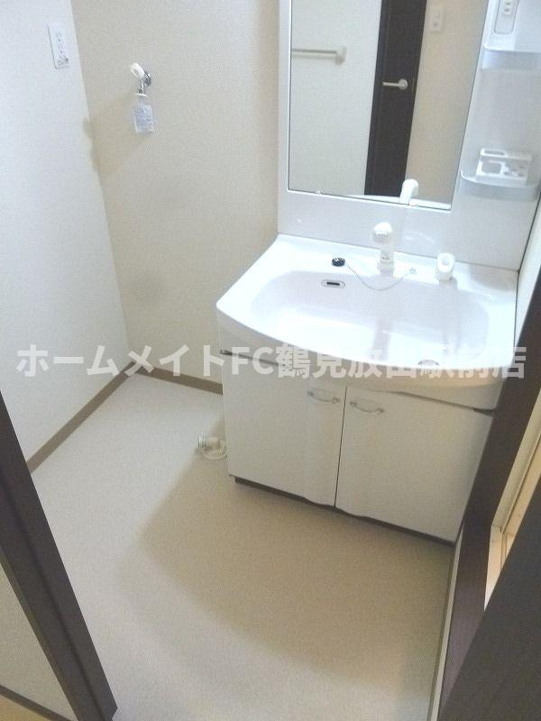大阪市城東区諏訪４丁目のアパートの洗面所