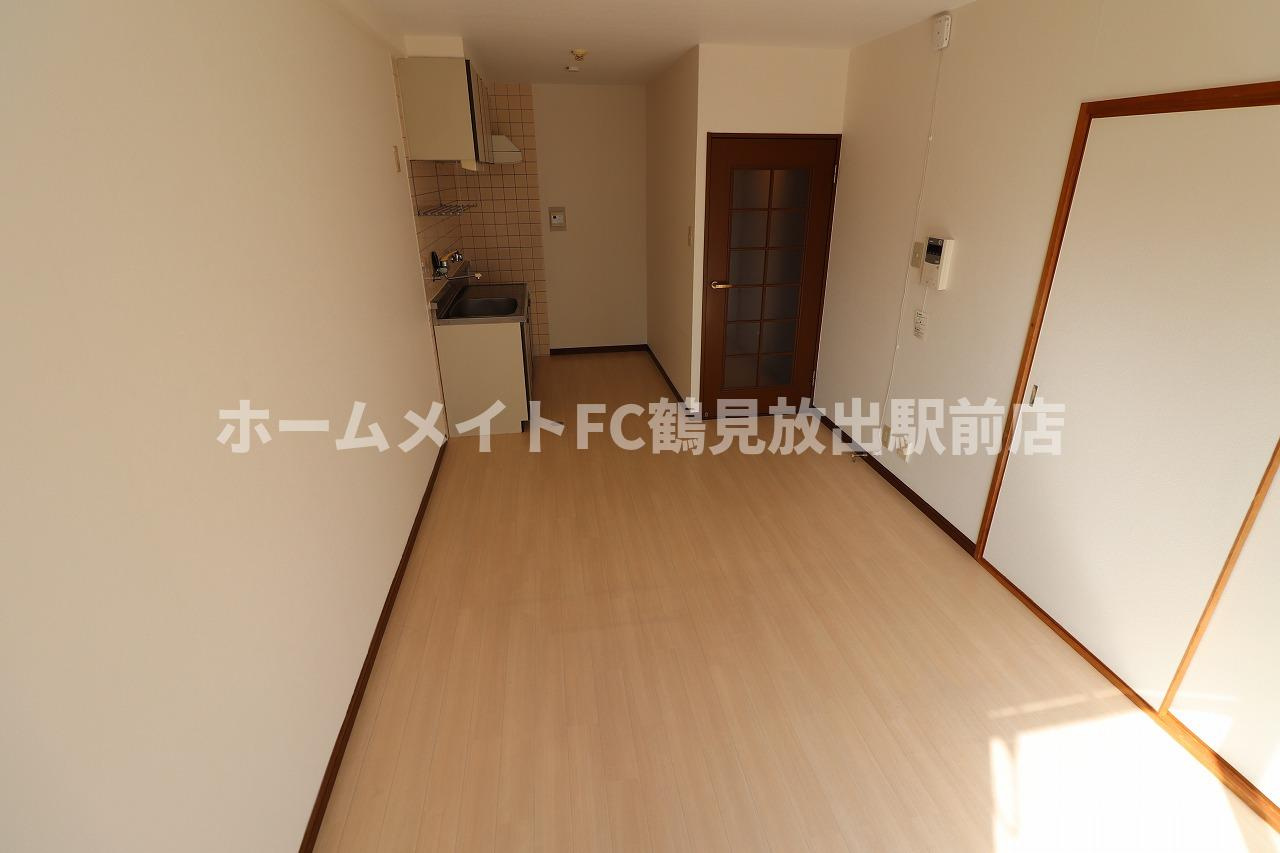 大阪市鶴見区今津中３丁目の賃貸マンションの居間・リビング