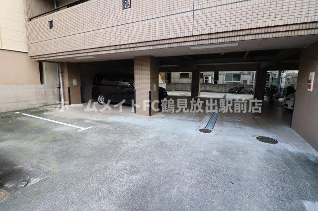 大阪市鶴見区今津中３丁目の賃貸マンションの駐車場
