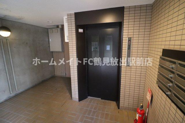 大阪市鶴見区今津中３丁目の賃貸マンションのロビー