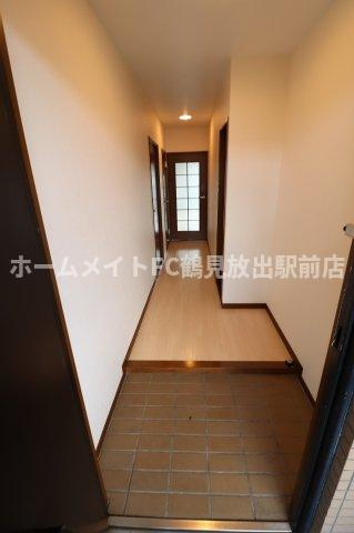 大阪市鶴見区今津中３丁目の賃貸マンションの玄関