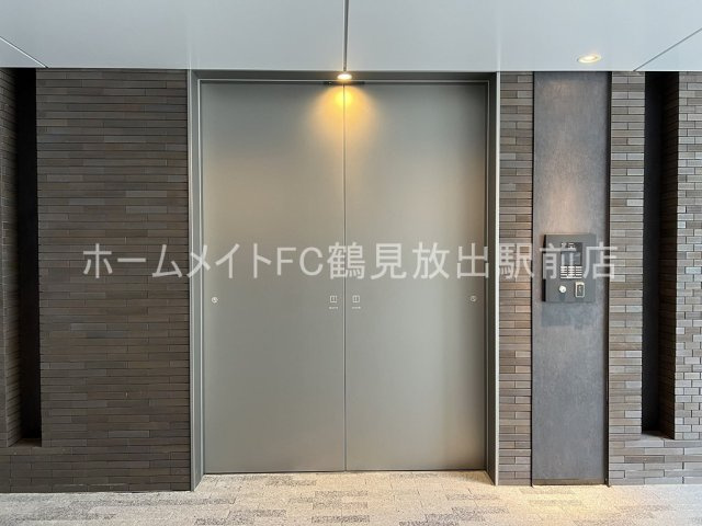 大阪市城東区鴫野東２丁目の賃貸マンションのエントランス